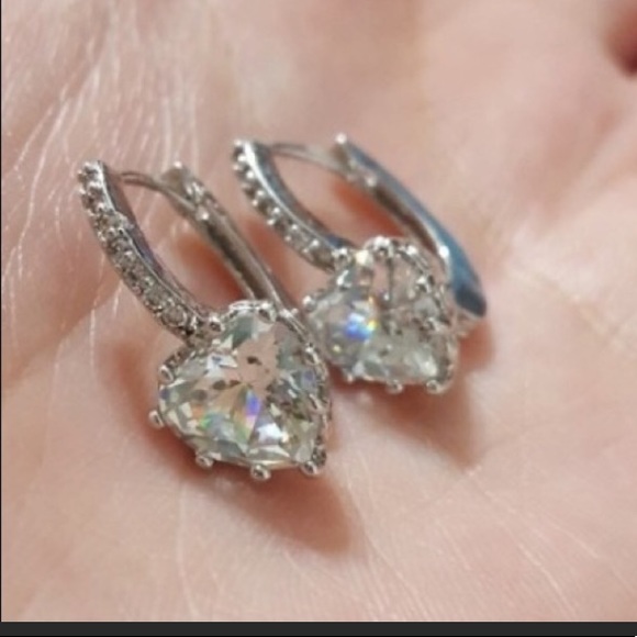 ❤️gorgeous heart❤️zircon stud drop earring - Picture 2 of 3